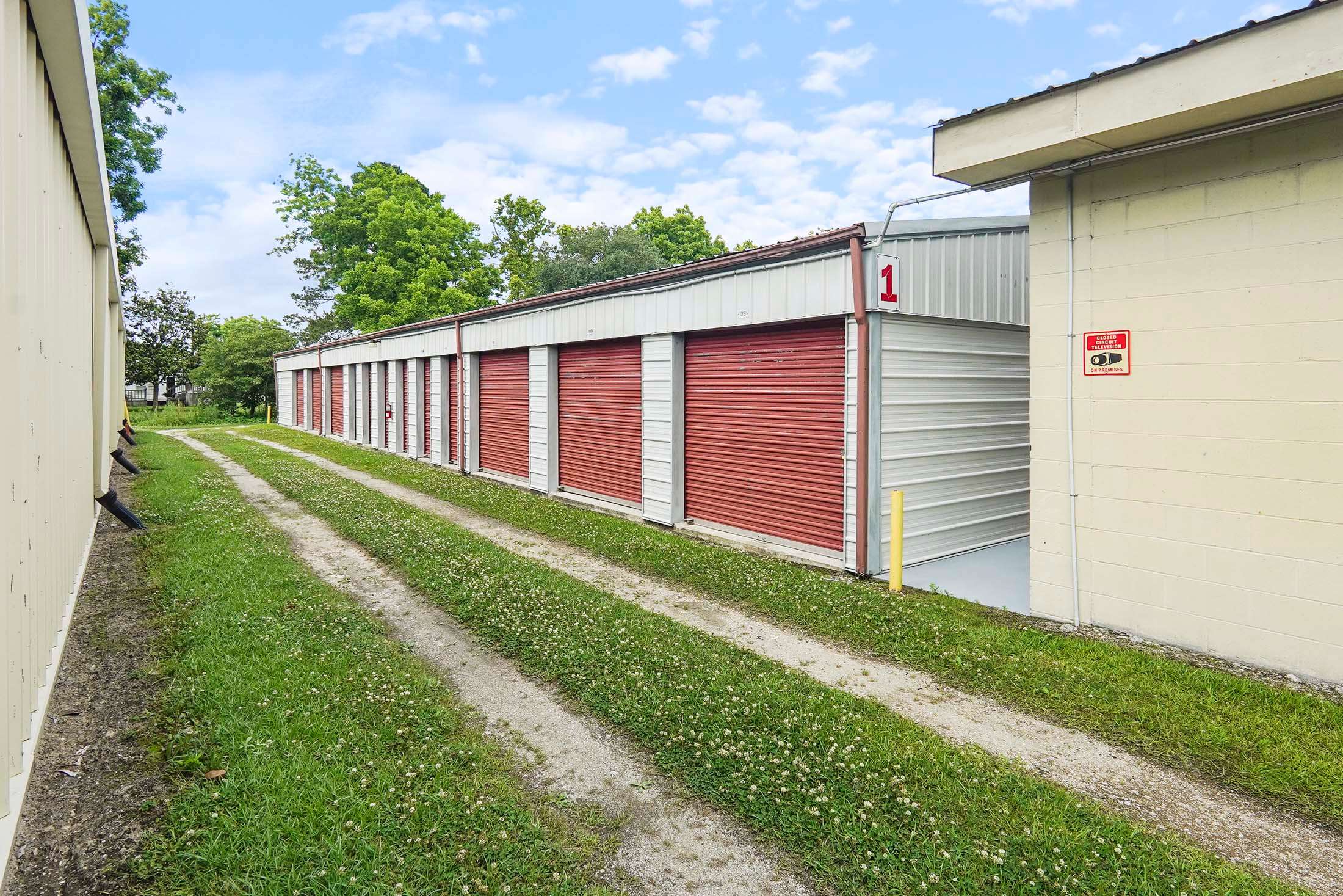 Pull up self storage units
