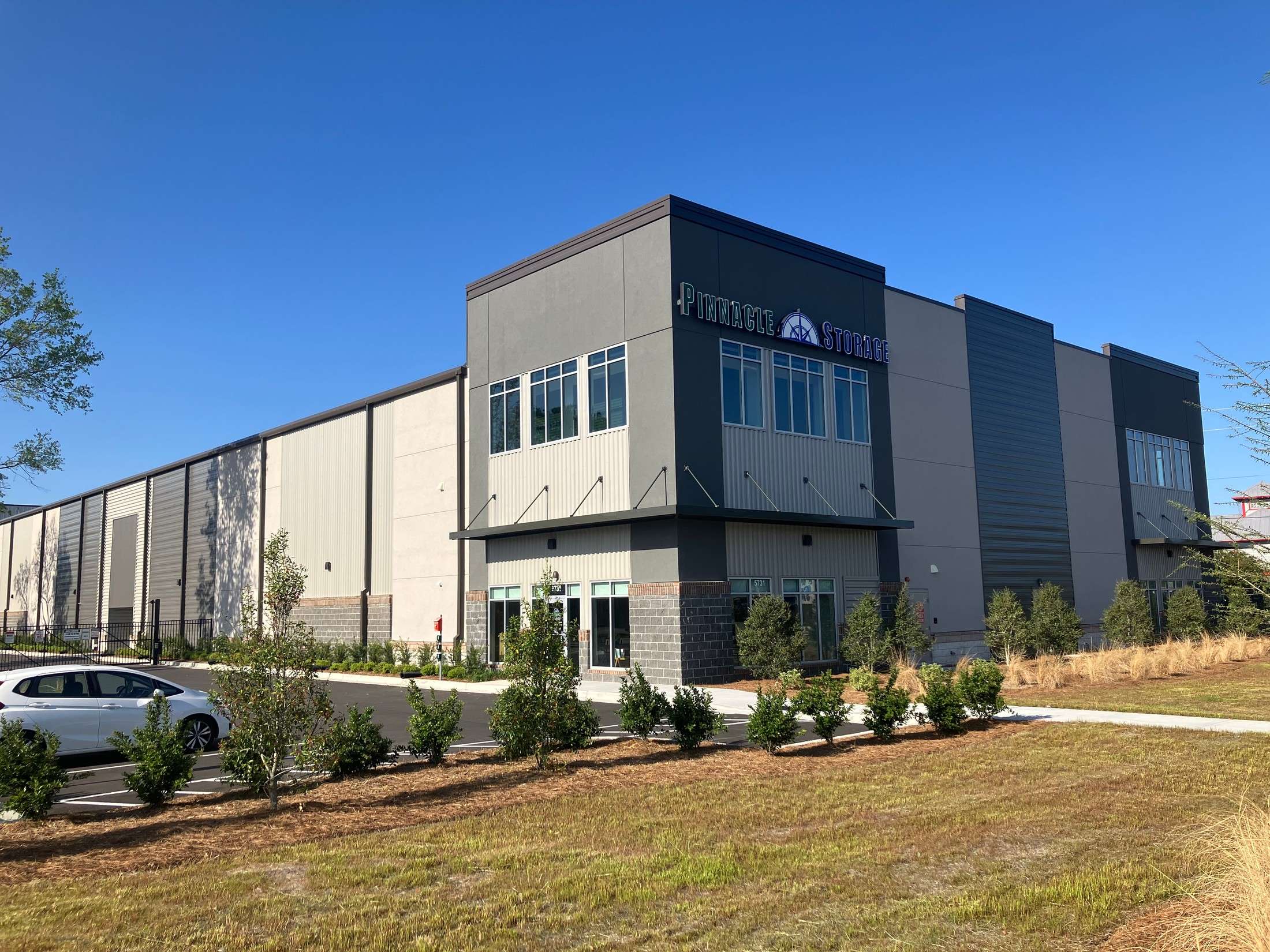Pinnacle Market St Exterior 2
