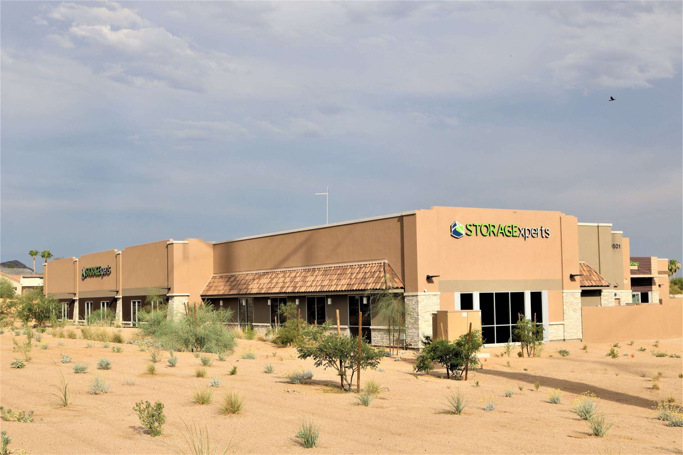 Self storage building