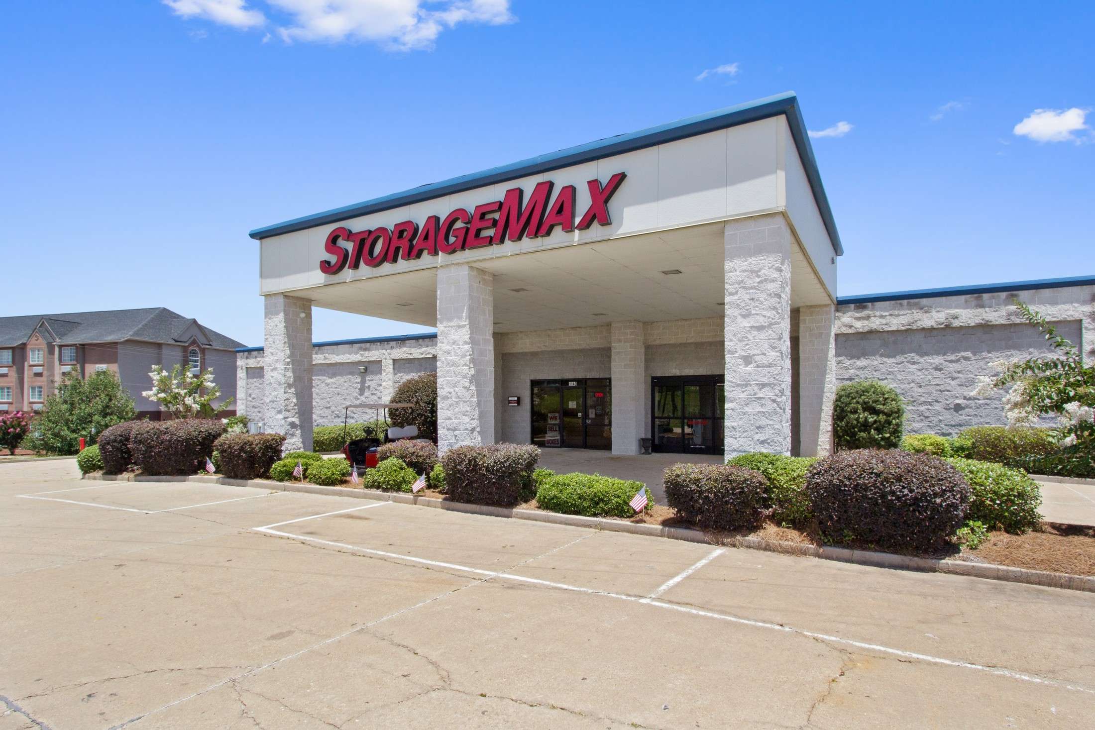 StorageMax Brandon Loading dock