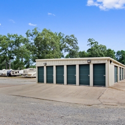 StorageMax Luckney Exterior units