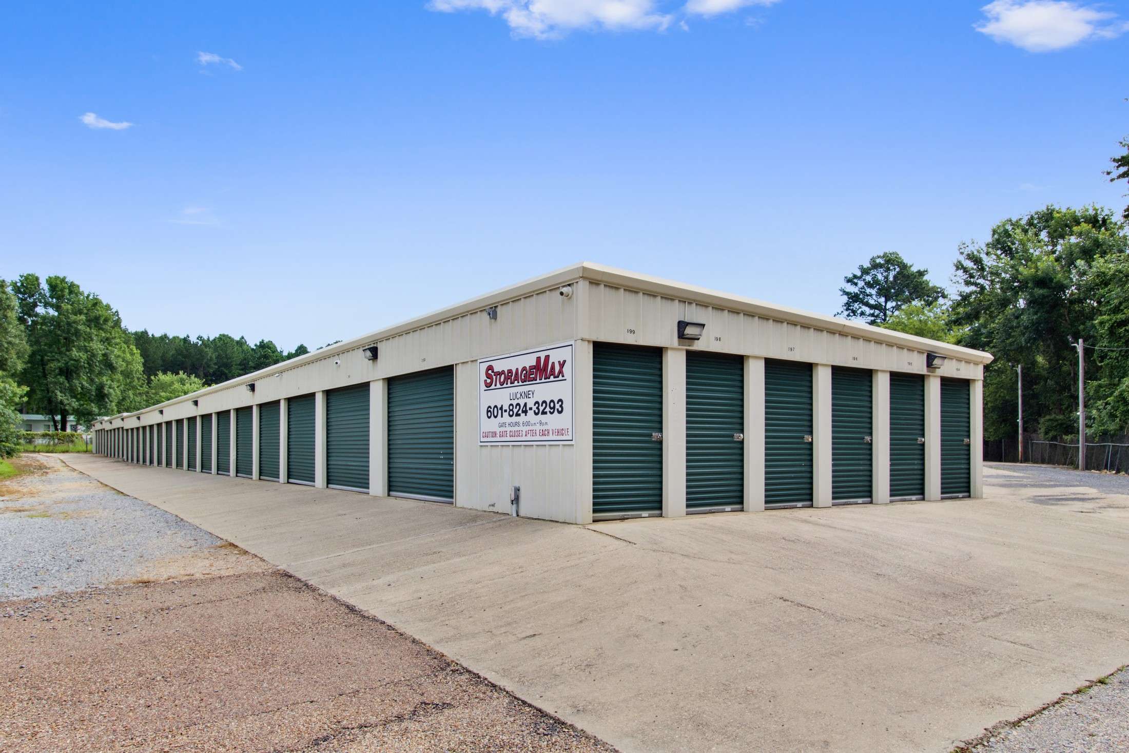 StorageMax Luckney Exterior units with signage